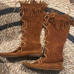 Minnetonka Brown Moccasin Fringe Boots